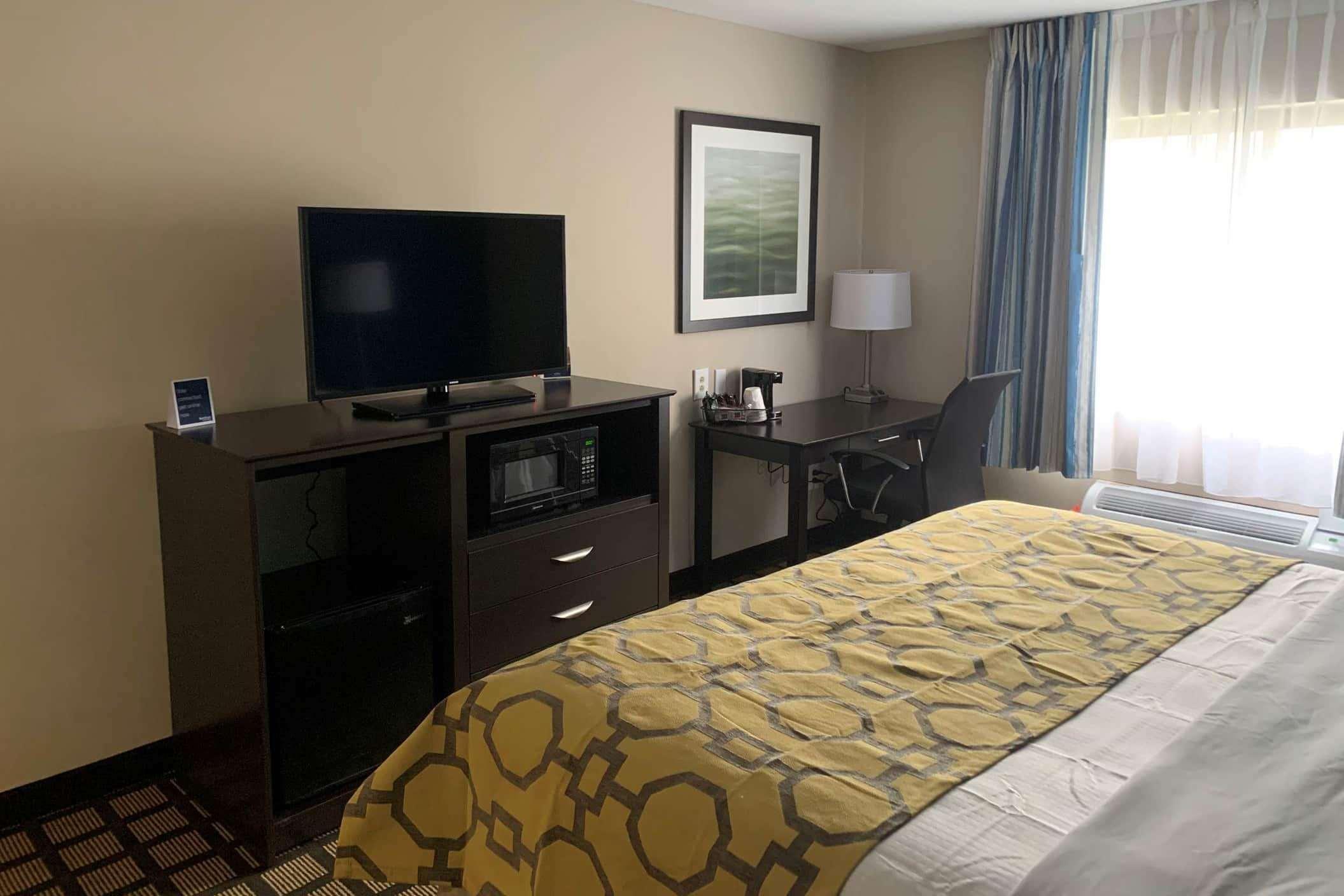 Baymont By Wyndham Latham Albany Airport Hotel Bagian luar foto