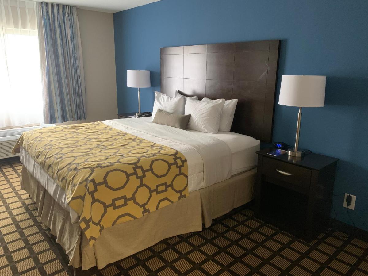 Baymont By Wyndham Latham Albany Airport Hotel Bagian luar foto